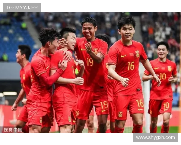 国家队鏖战亚洲杯关键战绝杀取胜引爆全国球迷热情之夜狂欢